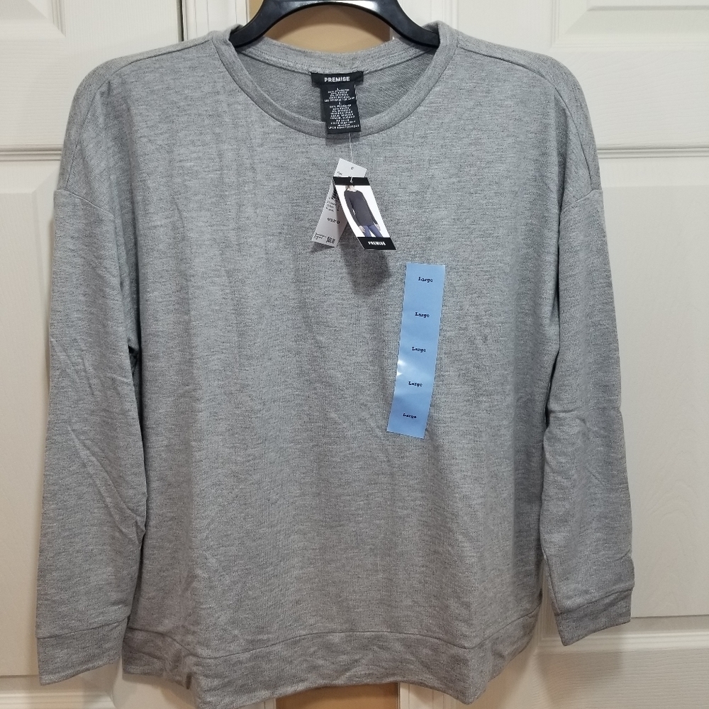 Premise Womens Long Sleeve Back Zip Top.